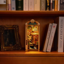 Load image into Gallery viewer, DIY Book Nook 3D - Romantic Venise (ROLIFE)
