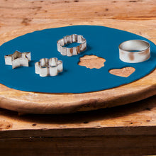 Charger l'image dans la galerie, FunCakes Pâte à Sucre Étalée - Bleu Denim - 430 g