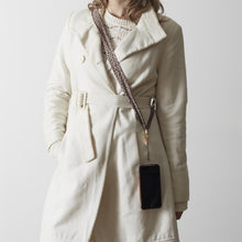 Load image into Gallery viewer, Tour de cou/bandoulière smartphone universelle en tissu - (2 couleurs disponibles, aléatoire)