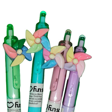 Load image into Gallery viewer, Stylo à encre moulin à vent tournant (plusieurs designs disponibles en aléatoire)