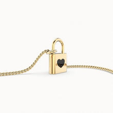 Charger l'image dans la galerie, Collier plaqué or 18 carats CHOCLI "love lock" - cadenas avec cœur