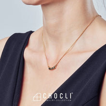 Charger l'image dans la galerie, Collier plaqué or 18 carats CHOCLI "love letters" - love