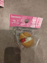 Load image into Gallery viewer, Gomme japonaise Iwako en forme de chou à la crème de type profiterole
