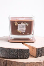Charger l'image dans la galerie, Bougie Yankee Candle "Promenade d'automne" (Moyenne jarre)