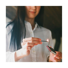 Charger l'image dans la galerie, Coffret bâtons d'encens japonais x3 senteurs - Lavande, Ylang Yland et Yuzu (HIBI)