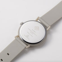 Charger l'image dans la galerie, Montre parfumée japonaise - plusieurs couleurs/senteurs disponibles (KAORU)