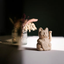 Charger l'image dans la galerie, Lucky Cat Mini - Ocre
