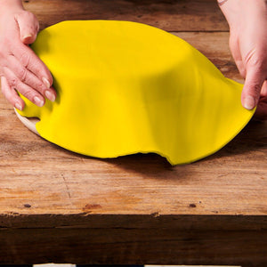 FunCakes Rolled Sugarpaste Disc -Mellow Yellow-