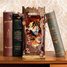Load image into Gallery viewer, Rolife Fall into Wonder - Détail des livres suspendus
