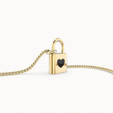 Load image into Gallery viewer, Collier plaqué or 18 carats CHOCLI &quot;love lock&quot; - cadenas avec cœur
