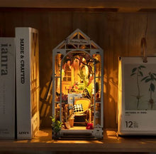 Load image into Gallery viewer, DIY Book Nook 3D - Garden House (ROLIFE)
