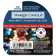 Charger l'image dans la galerie, Etiquette de produit pour le galet fondant Yankee Candle parfum Big Apple Christmas avec illustration d'une pomme d'amour décorée pour Noël

