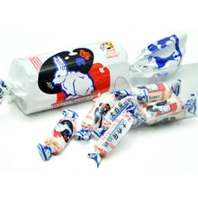 Load image into Gallery viewer, Bonbons crémeux White Rabbit - original :  lait, 39G
