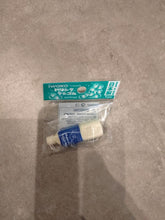 Load image into Gallery viewer, Mini-gomme japonaise Iwako représentant une bouteille de soda bleu kawaii
