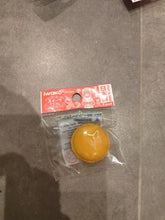 Load image into Gallery viewer, Gomme japonaise Iwako 3D en forme de macaron orange gourmand
