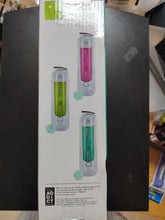 Charger l'image dans la galerie, Côté de la boîte présentant les différents modèles de couleurs disponibles pour la bouteille avec infuseur
