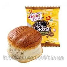 Load image into Gallery viewer, Vue rapprochée de la brioche Tokimeki saveur sucre roux avec ses rayures chocolatées distinctives
