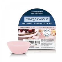 Charger l'image dans la galerie, Fondant de cire Yankee Candle Pink Cherry &amp; Vanilla rose, présenté avec son emballage illustré de cerises
