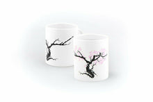 Load image into Gallery viewer, Thermo Changing Mug with Sakura pattern
