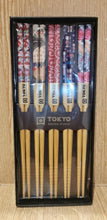 Load image into Gallery viewer, Crane Box 5 Pairs of Chopsticks - Tokyo Design Studio
