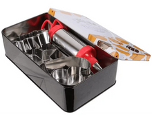 Load image into Gallery viewer, Metal box pastry kit with cookie cutters + filling syringe - (LILI COOK)
